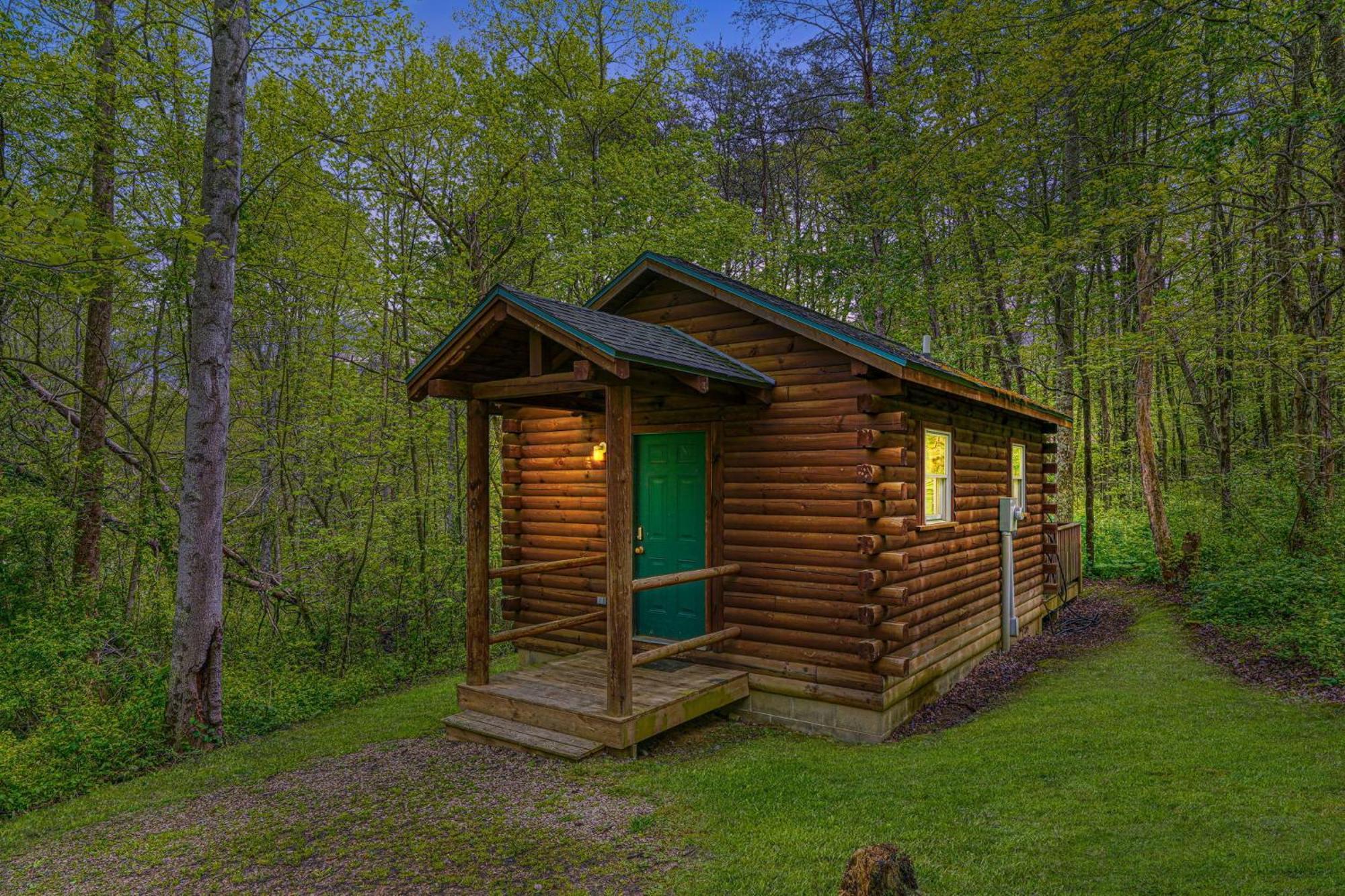 Blue Rose Cabins - Cozy Cabin Logan Exterior photo